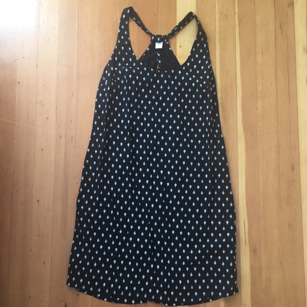 Old navy black and white shift dress size XS